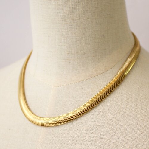 Slinky Snake Chain Necklace in Gold